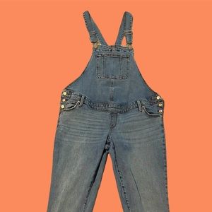 Isabel maternity overalls.